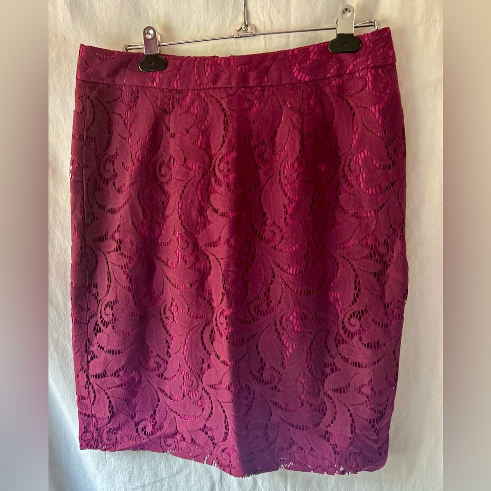 CAbi Women’s 6 Frolic Plumberry Purple Lace Pencil Skirt Deep Pink Overlay